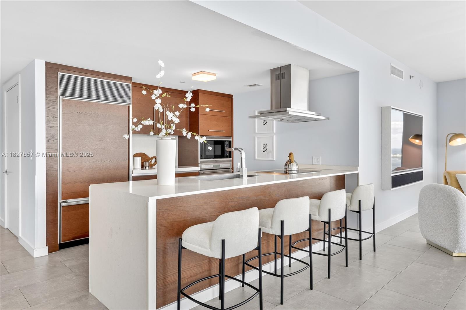 495 Brickell Ave # 3901