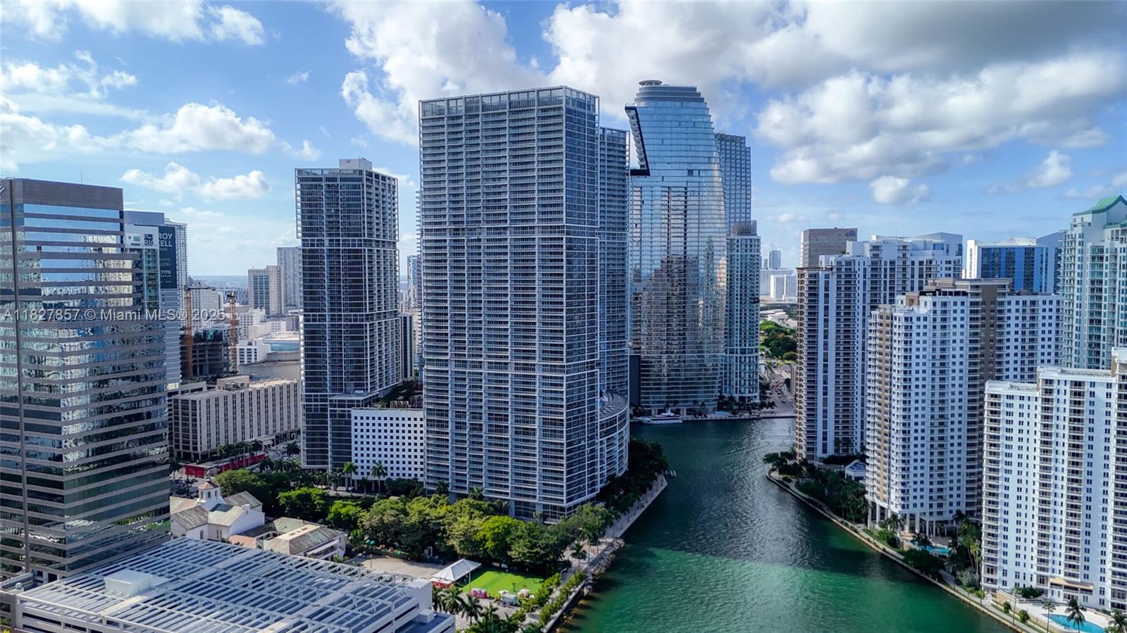 495 Brickell Ave # 3901
