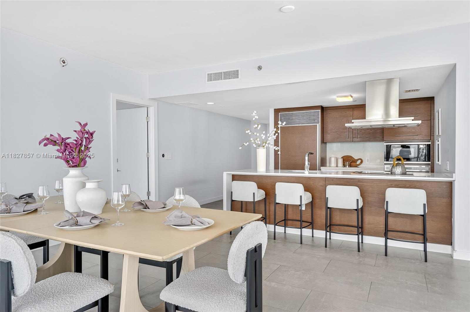 495 Brickell Ave # 3901