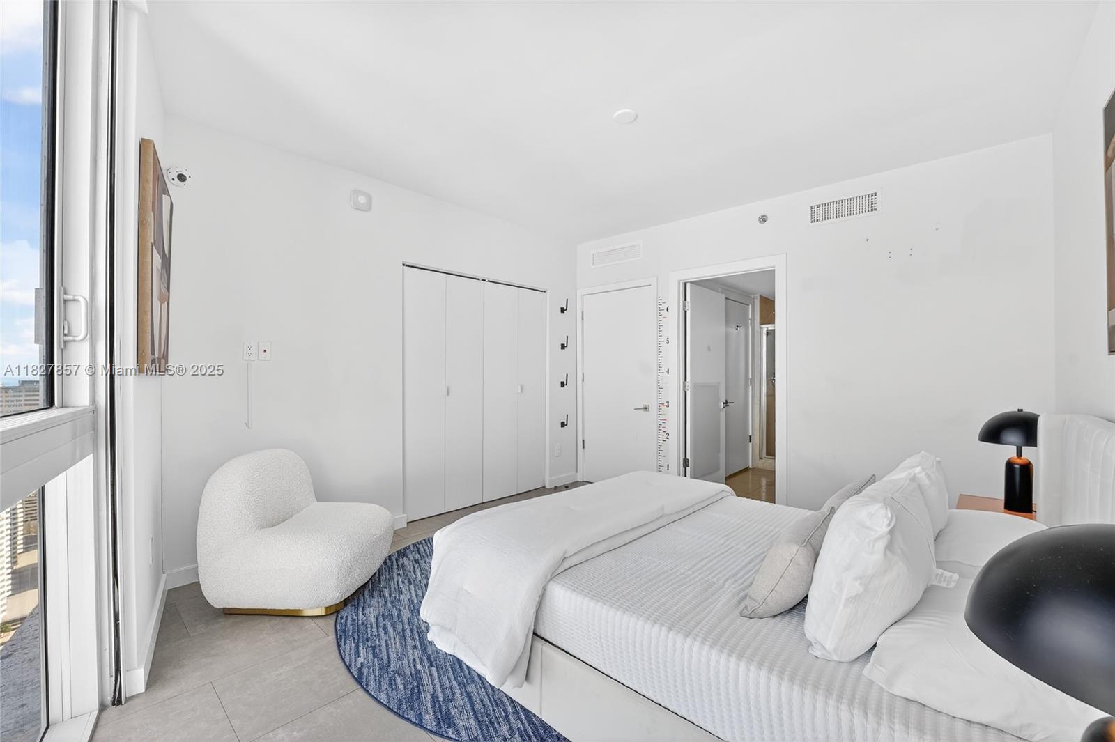 495 Brickell Ave # 3901