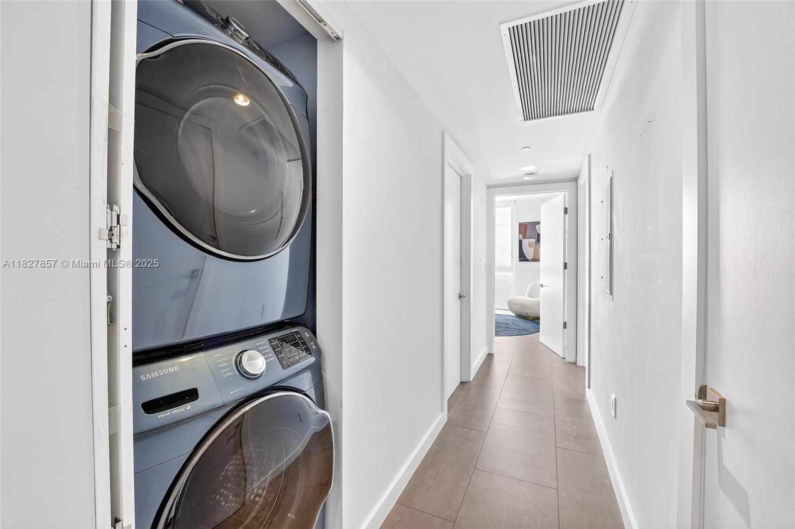 495 Brickell Ave # 3901