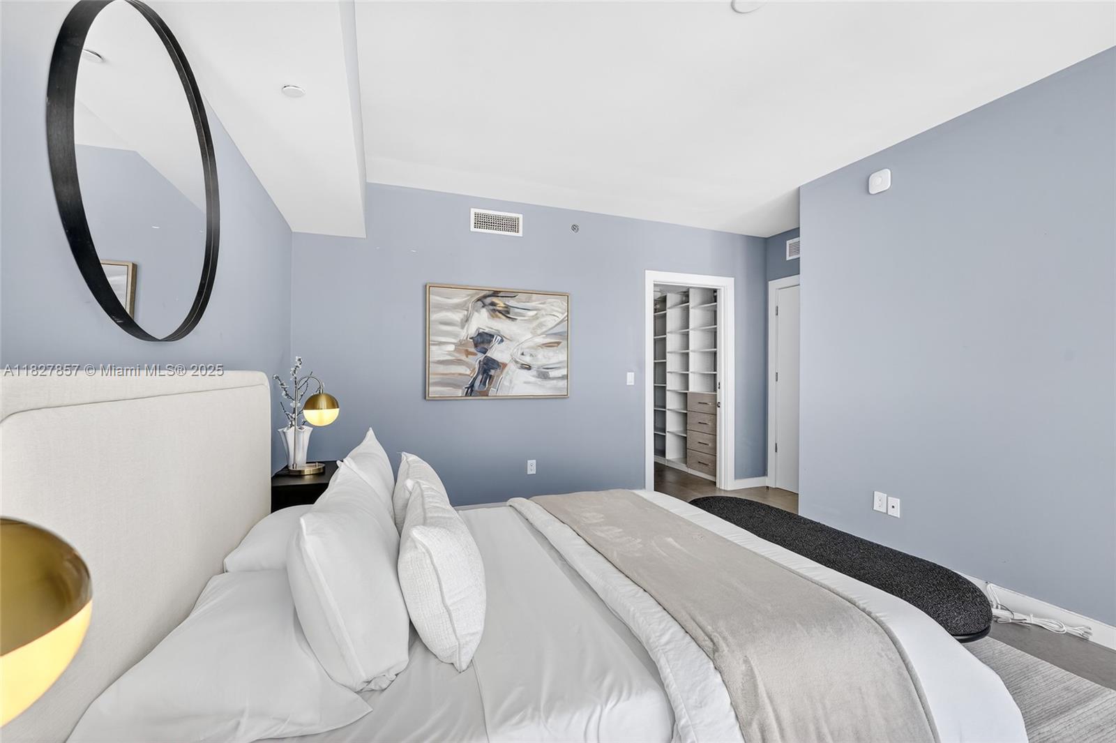 495 Brickell Ave # 3901
