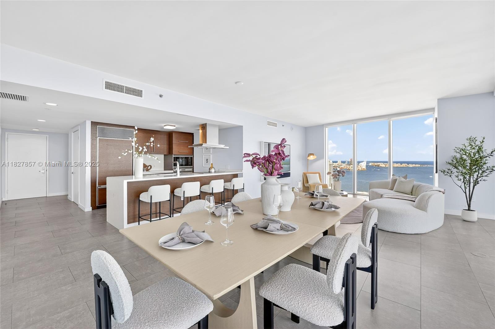 495 Brickell Ave # 3901
