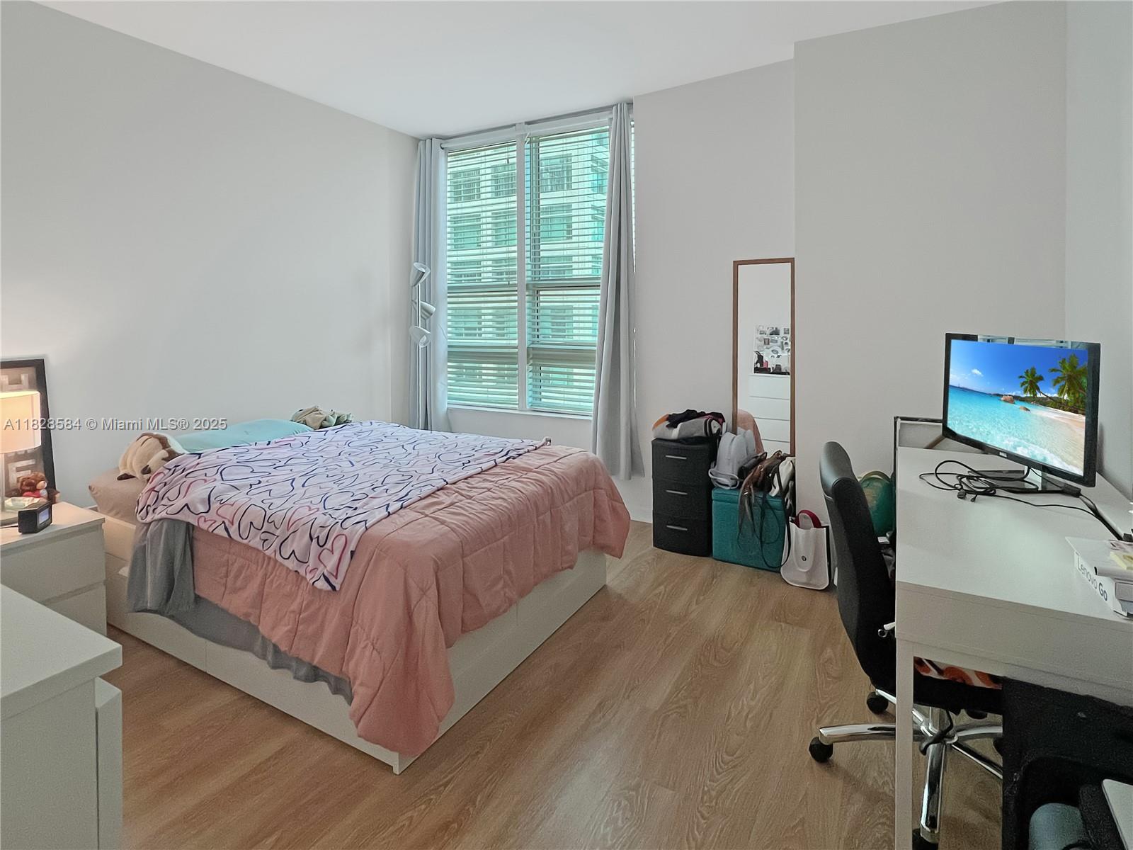 950 Brickell Bay Dr # 1608