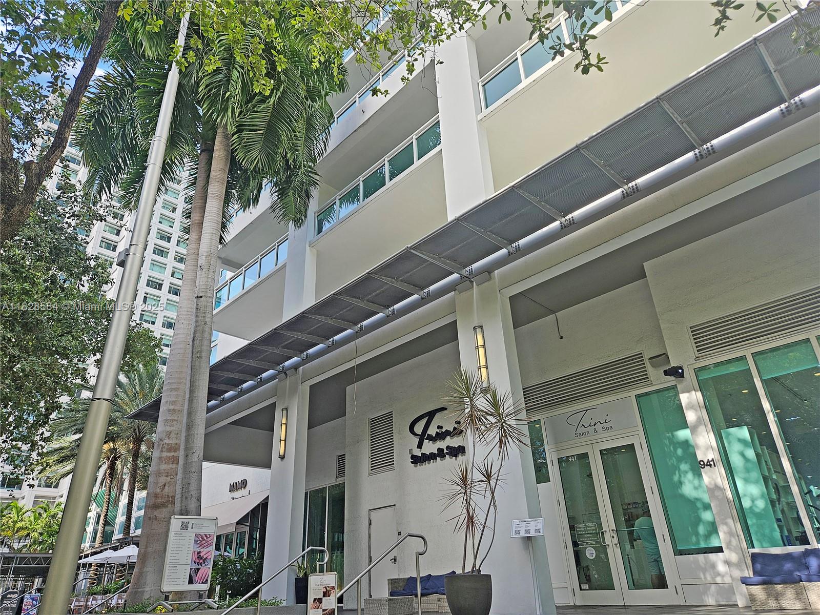 950 Brickell Bay Dr # 1608
