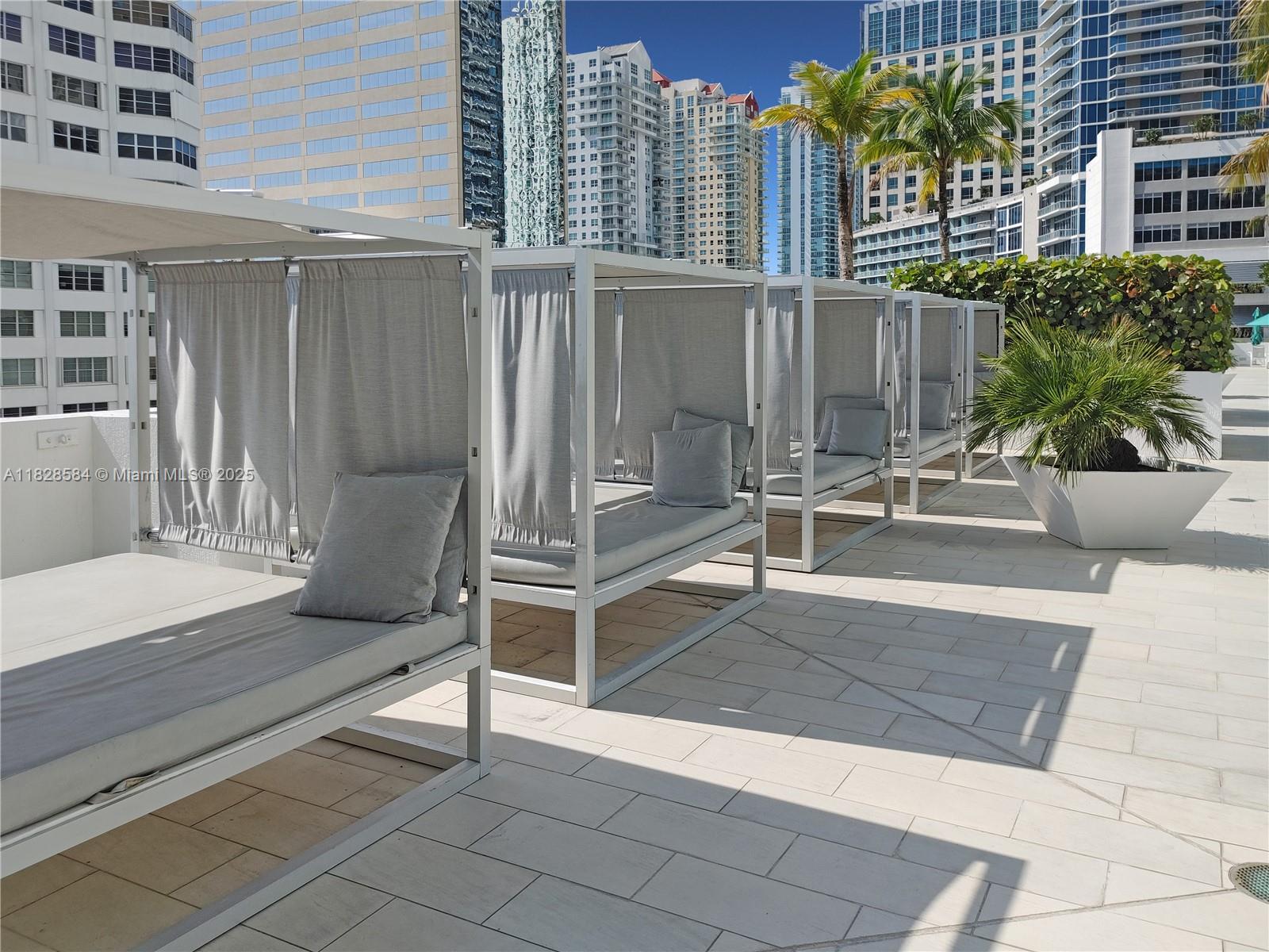 950 Brickell Bay Dr # 1608