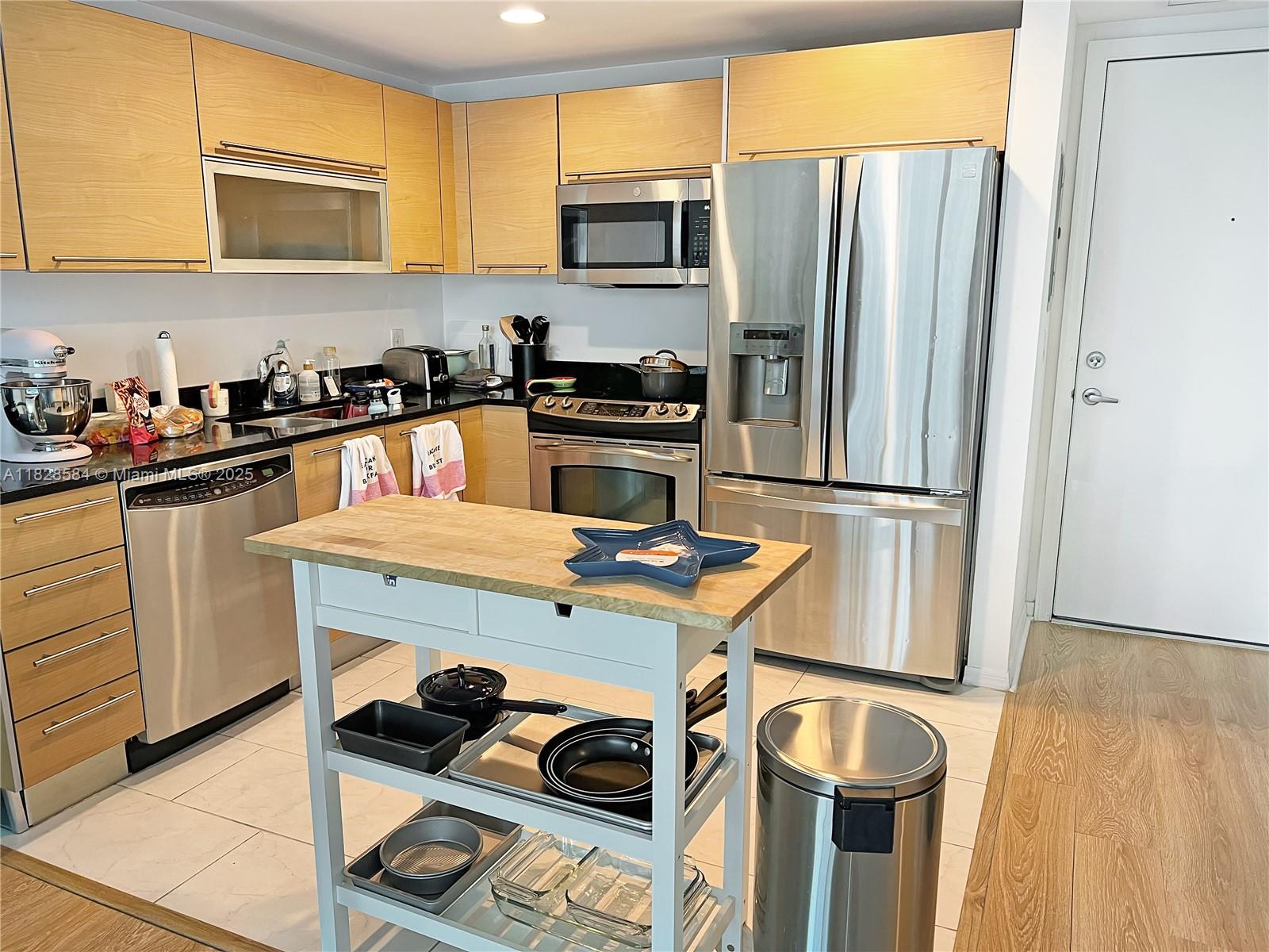 950 Brickell Bay Dr # 1608