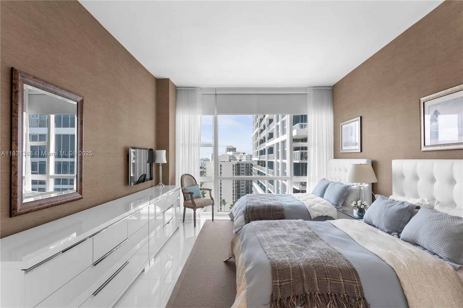 6801 Collins Ave Unit: PH05