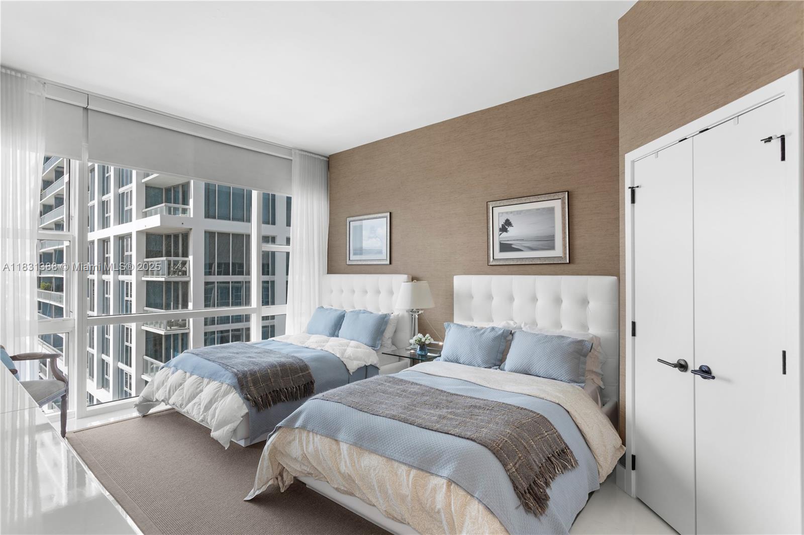 6801 Collins Ave Unit: PH05