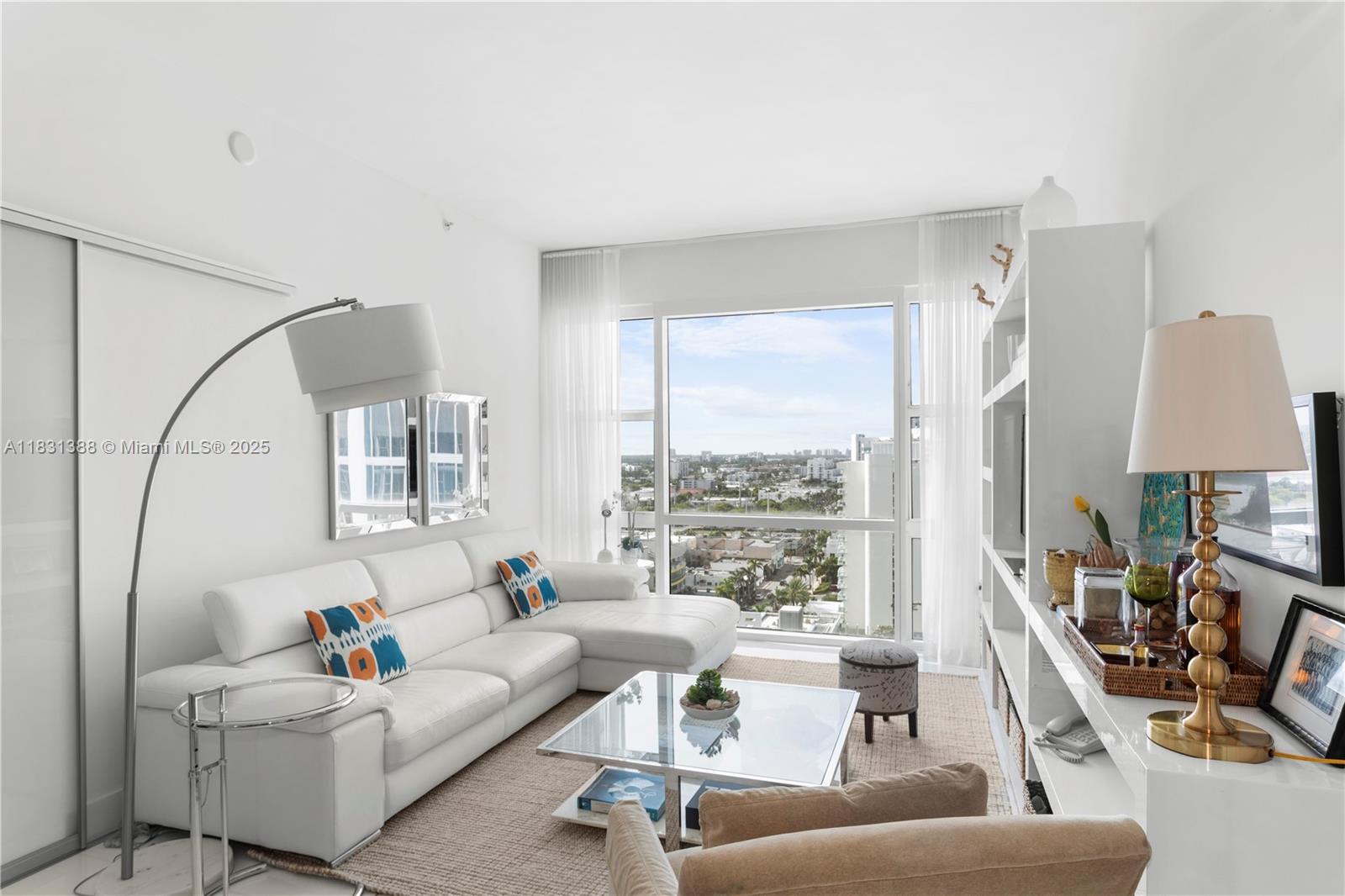 6801 Collins Ave Unit: PH05