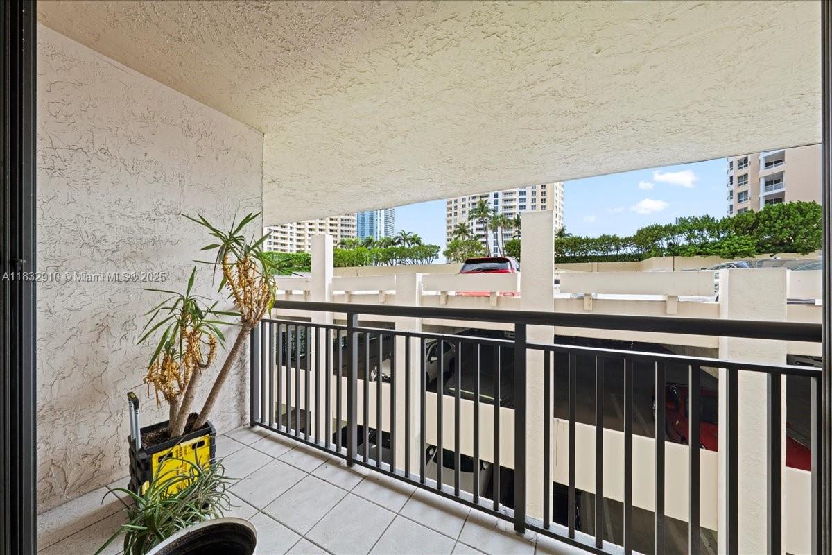 540 Brickell Key Dr # 412