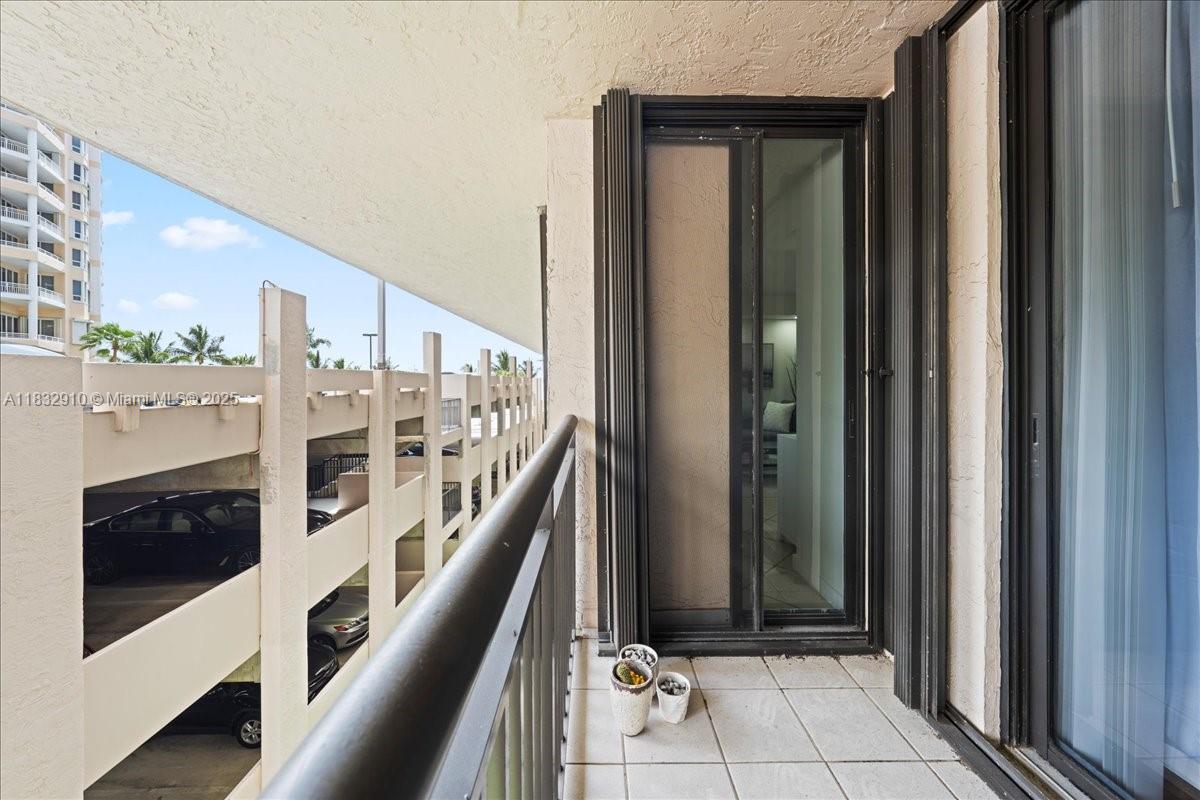 540 Brickell Key Dr # 412