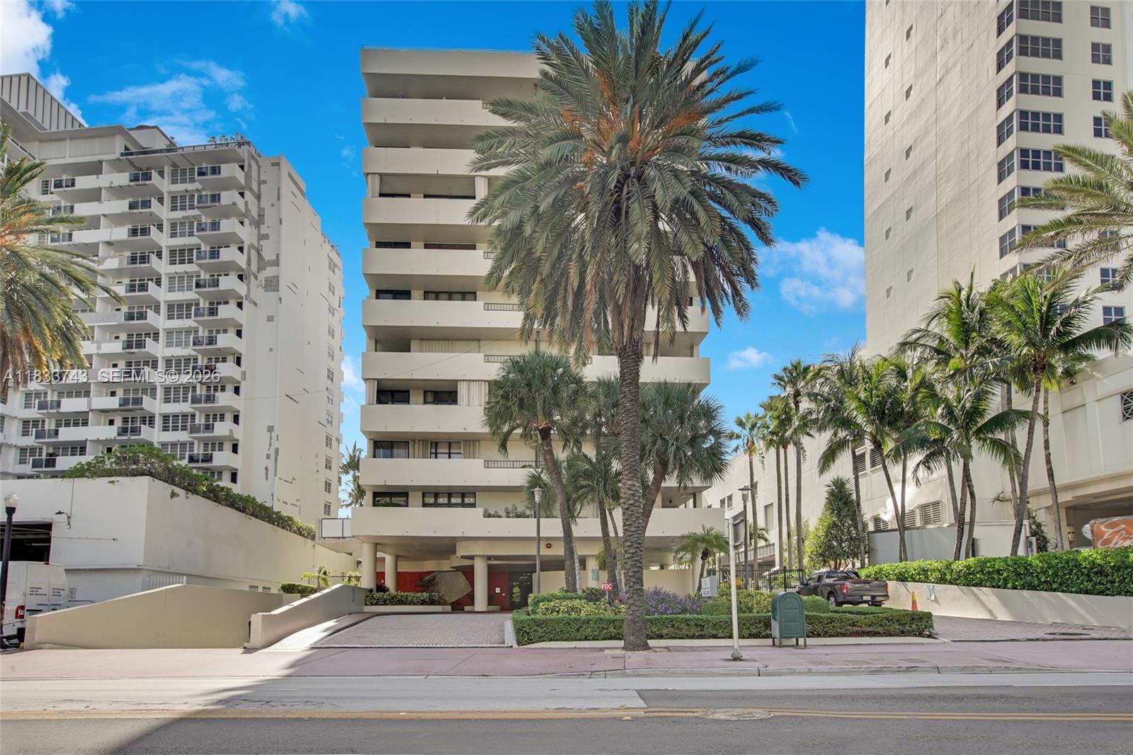 1621 Collins Ave # 504C