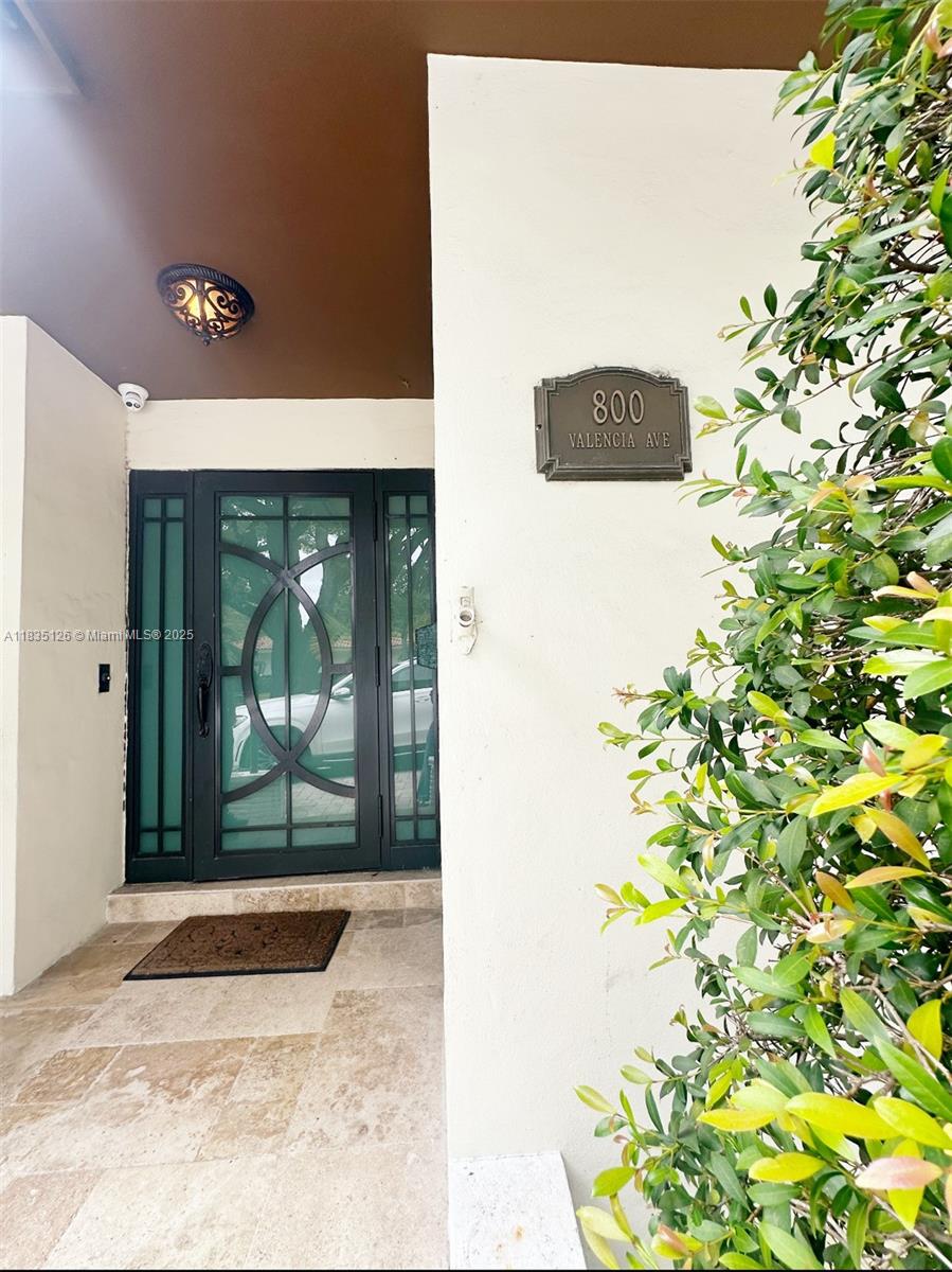 800 Valencia Ave Unit: ‘