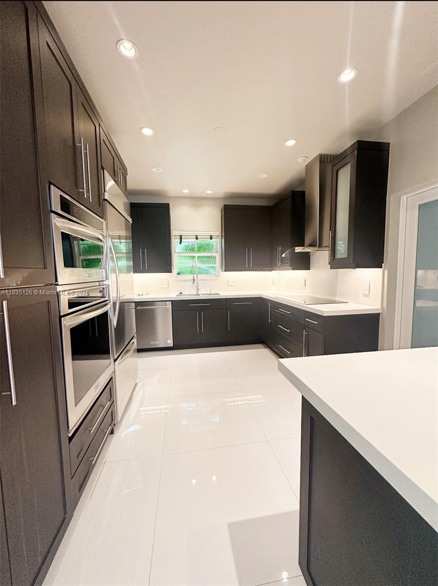 800 Valencia Ave Unit: ‘