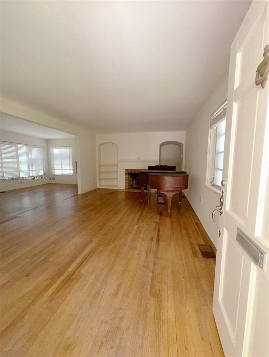 747 Palermo Ave Unit: ‘