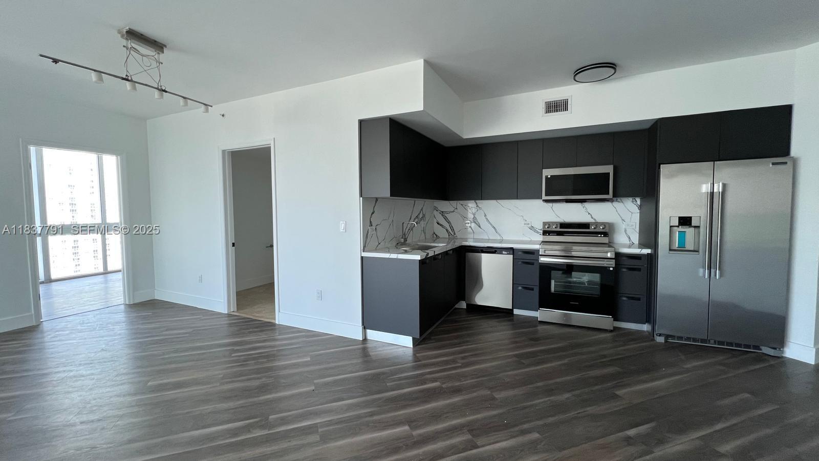 350 S Miami Ave Unit: 2401