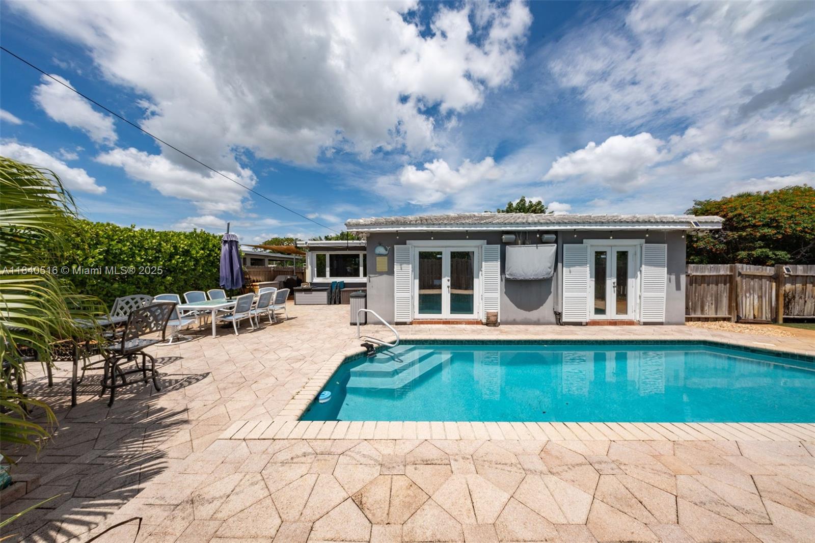 204 S Seacrest Cir