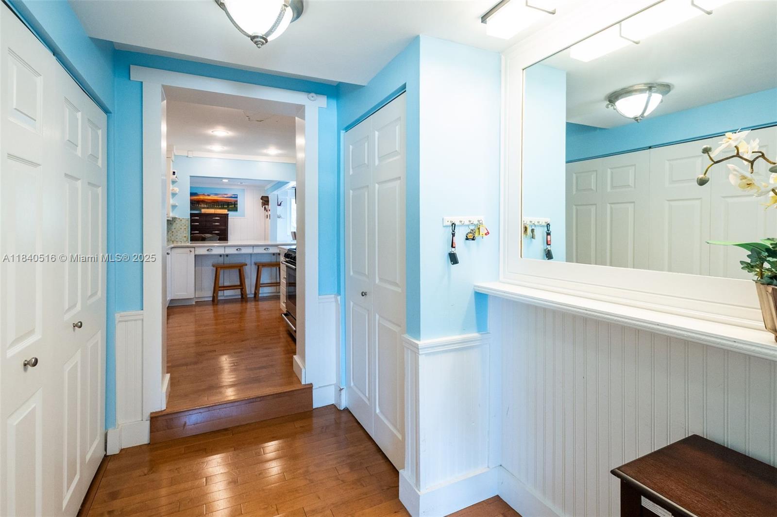 204 S Seacrest Cir