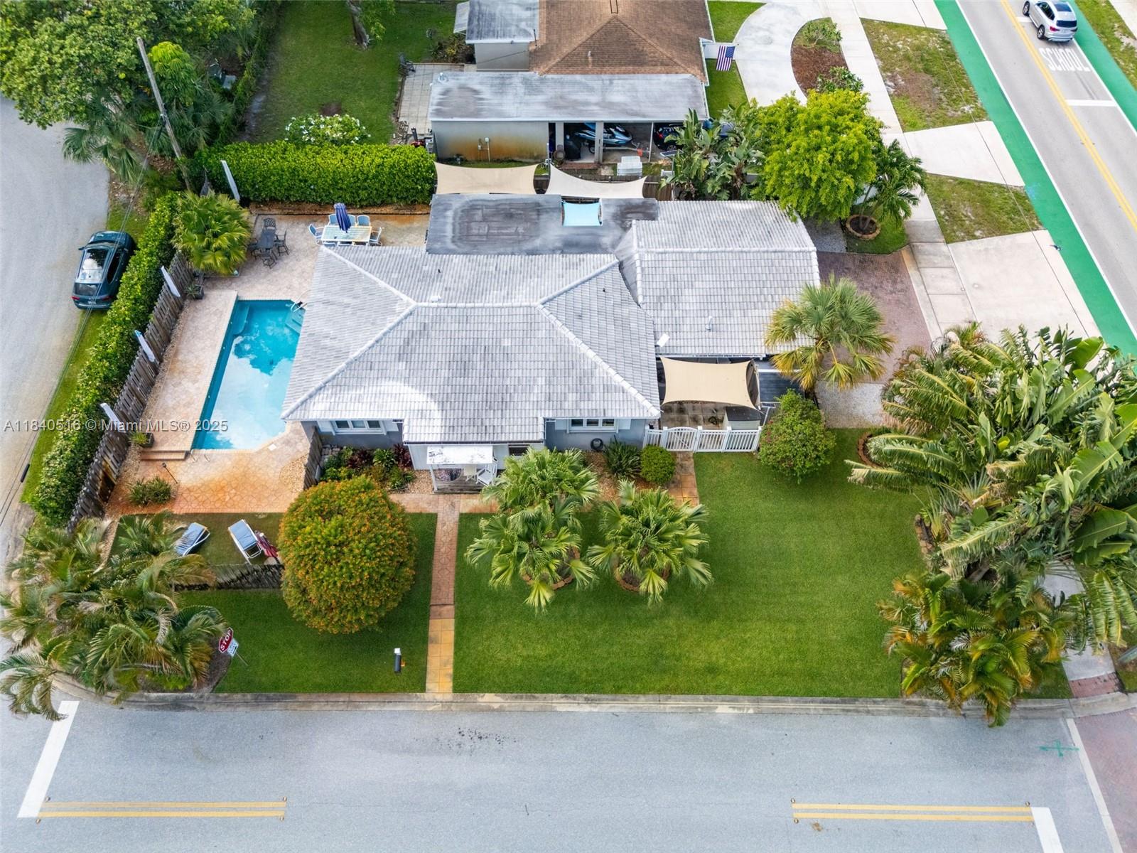 204 S Seacrest Cir