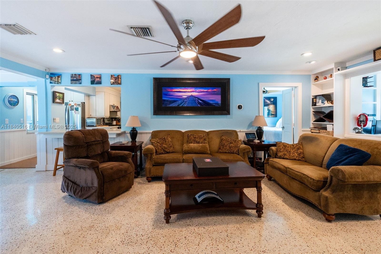 204 S Seacrest Cir