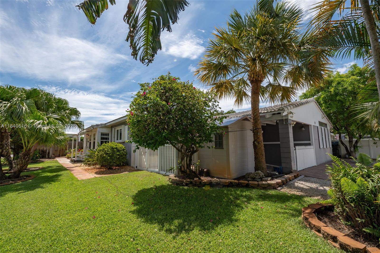 204 S Seacrest Cir