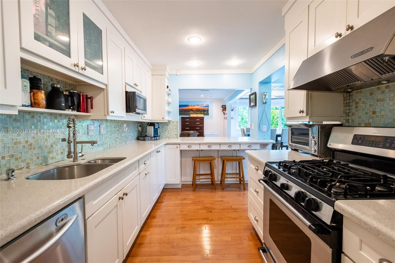 204 S Seacrest Cir