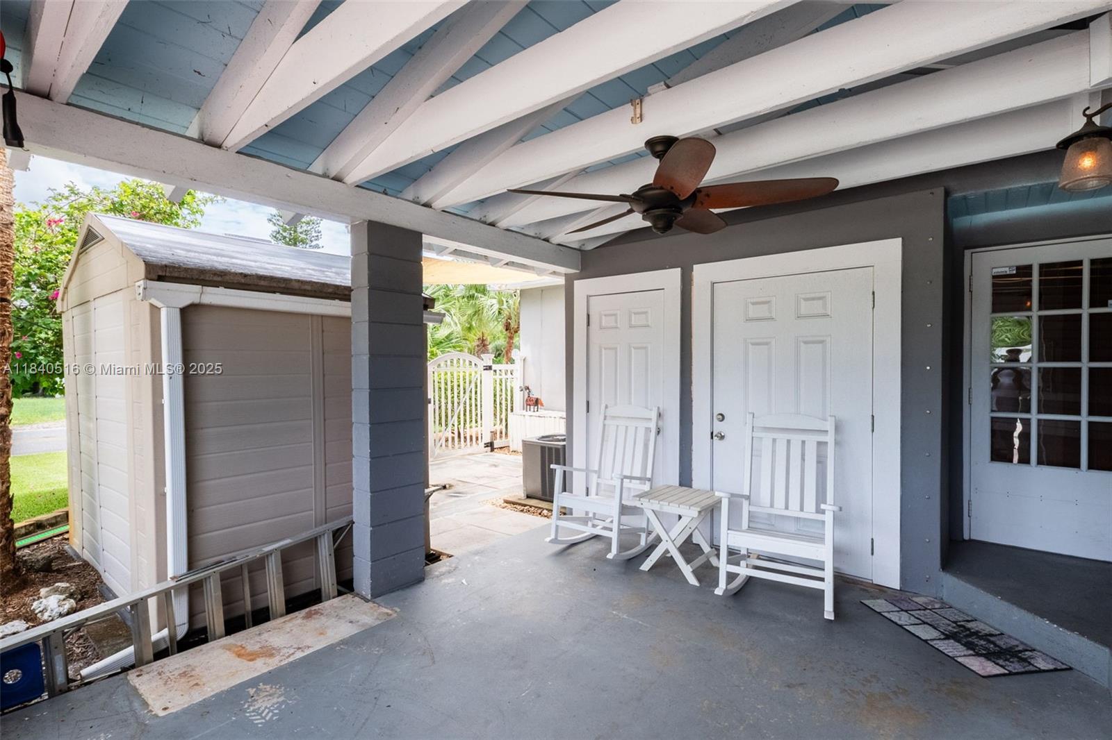 204 S Seacrest Cir