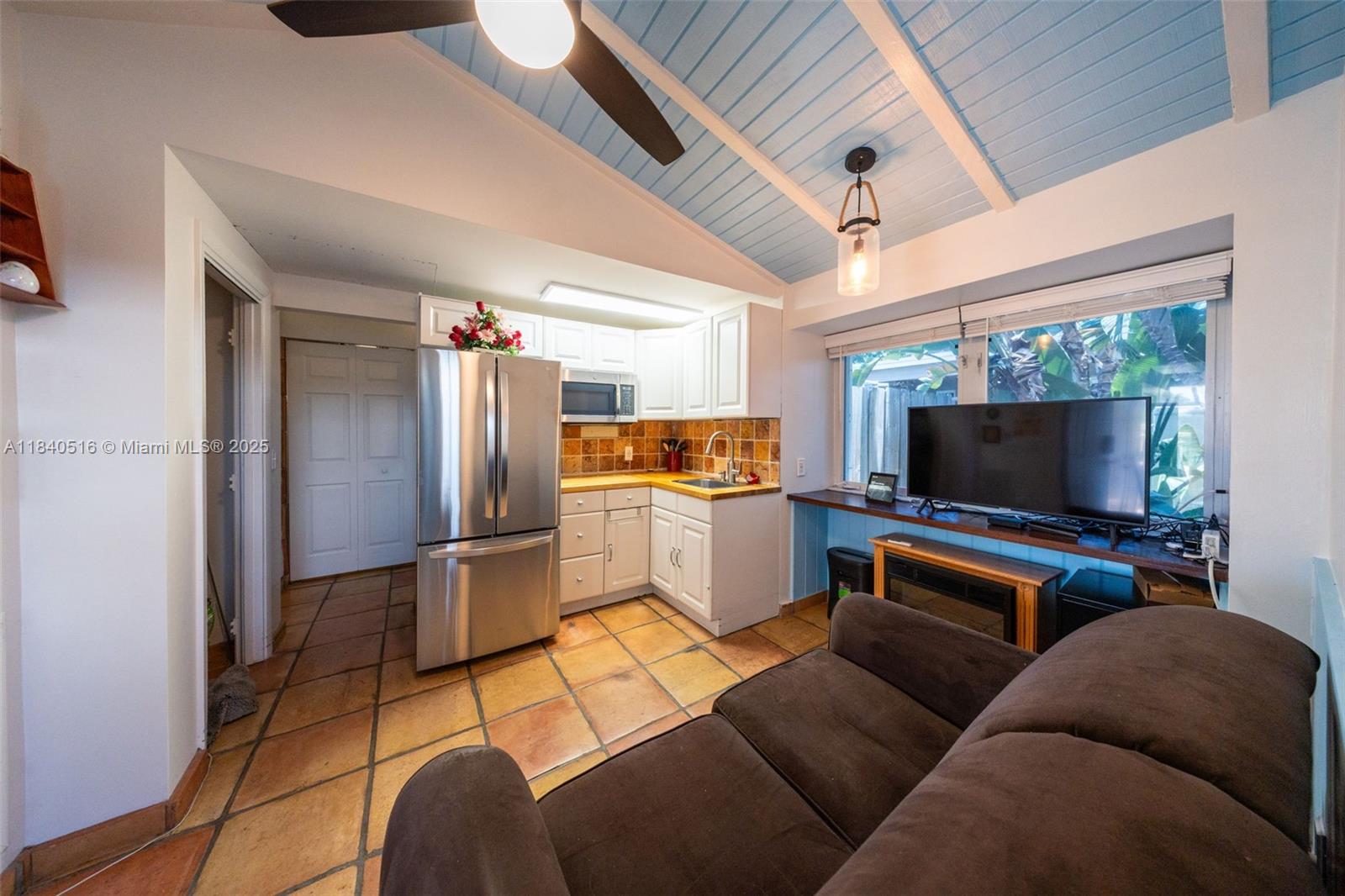 204 S Seacrest Cir