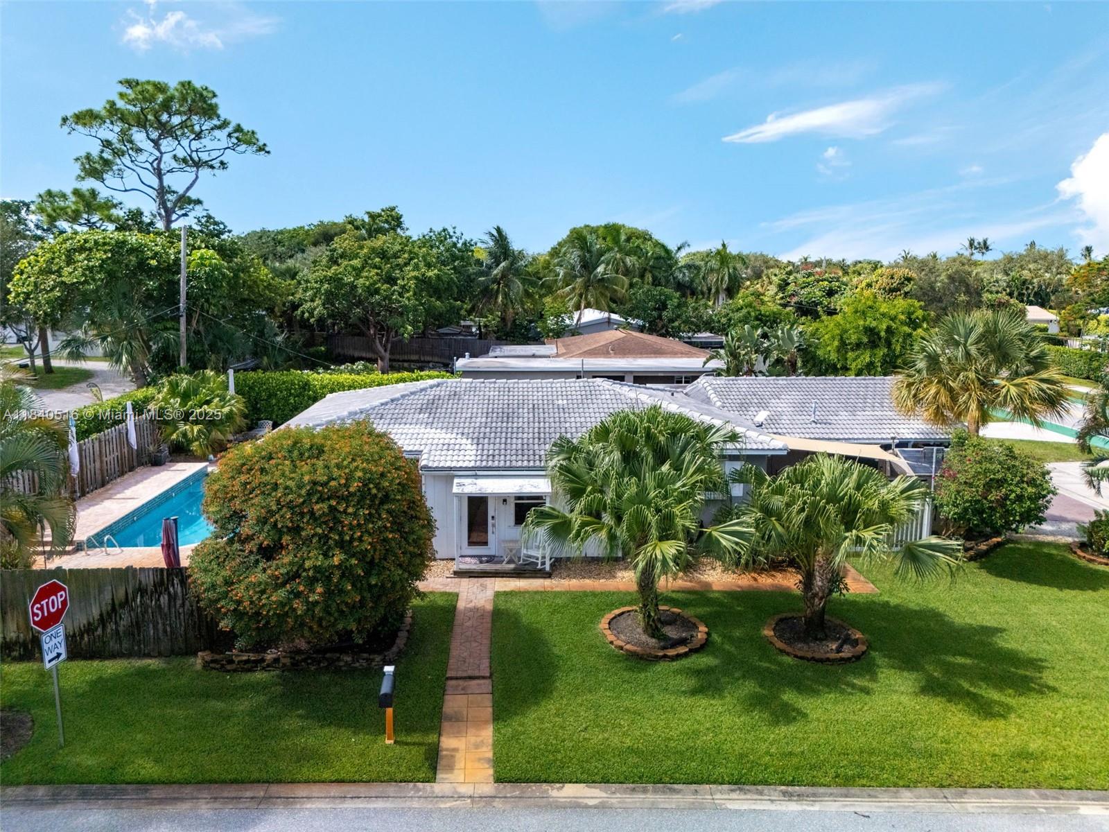 204 S Seacrest Cir