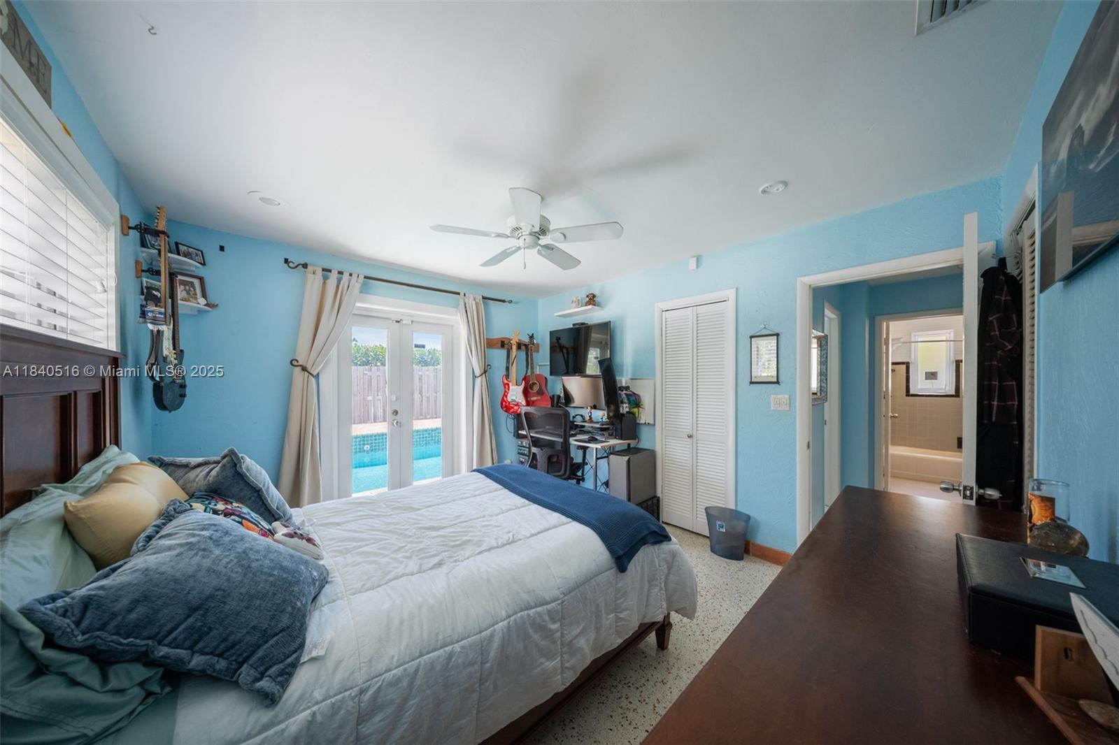 204 S Seacrest Cir