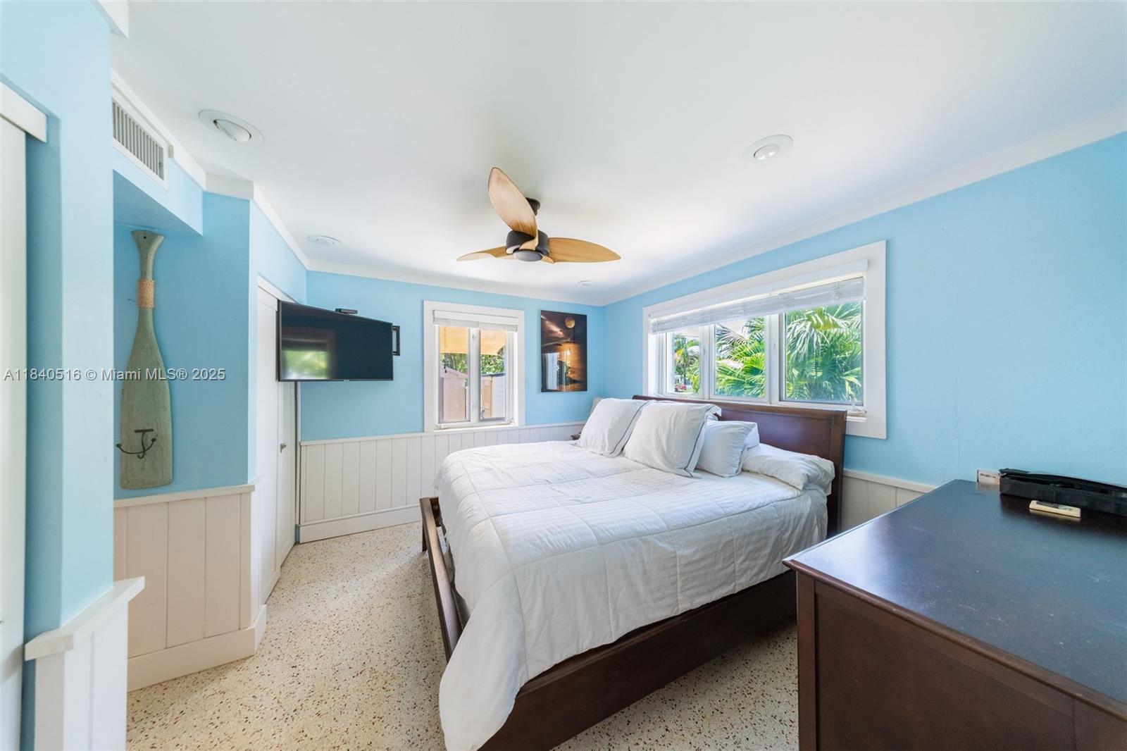 204 S Seacrest Cir