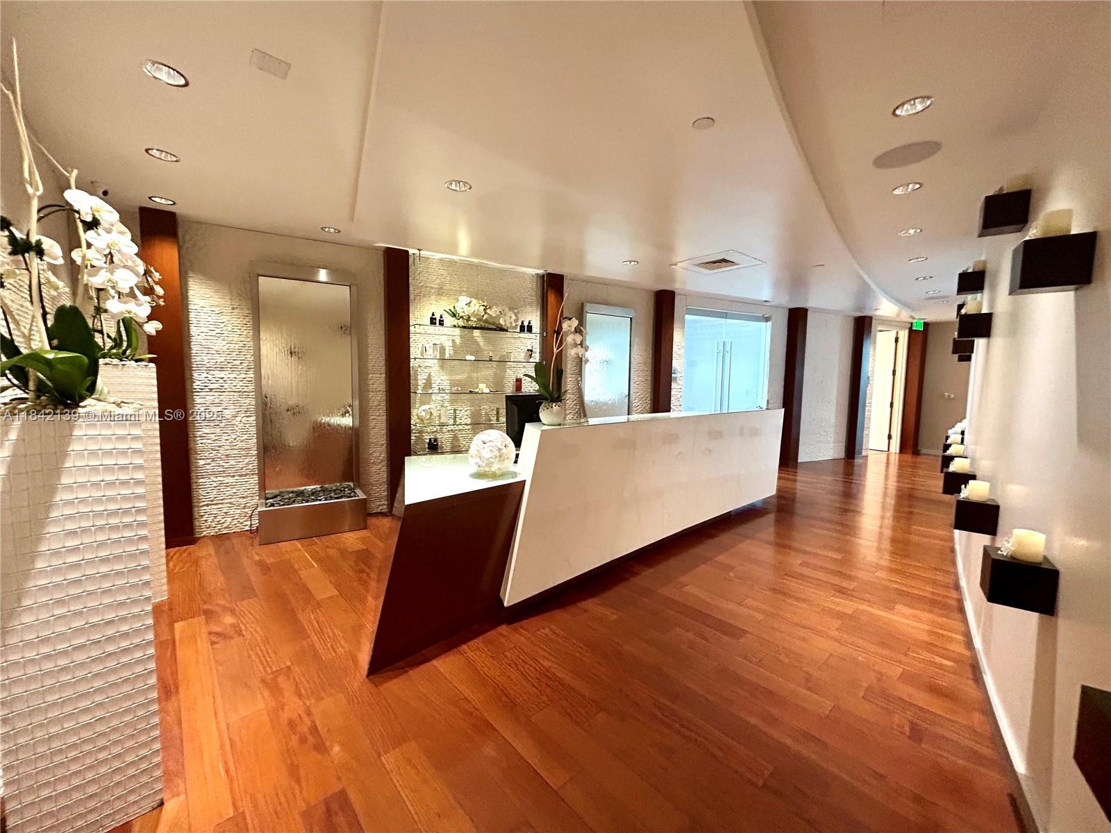 17121 Collins Ave # 904