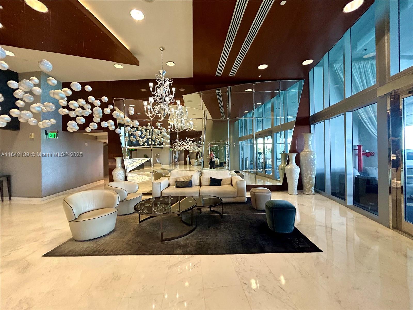 17121 Collins Ave # 904