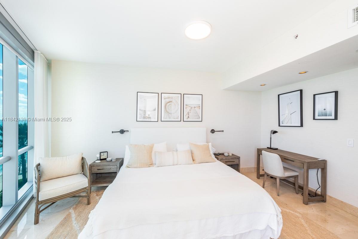 17121 Collins Ave # 904