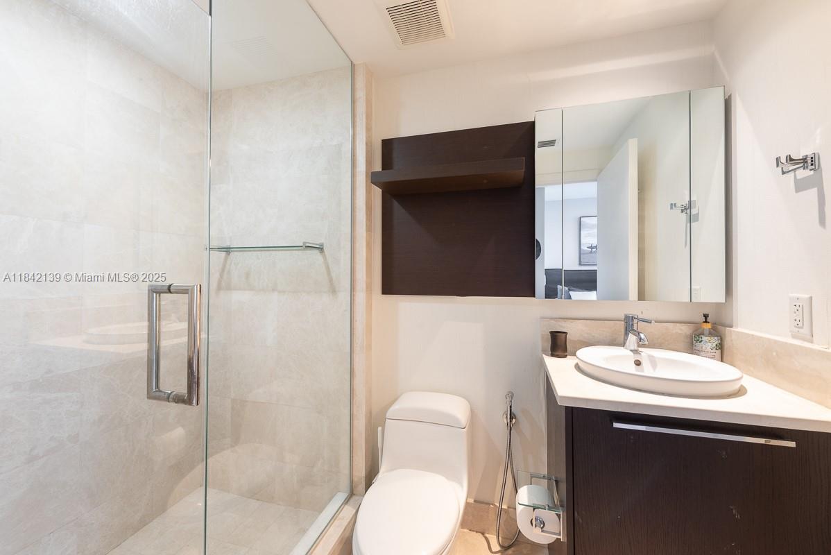 17121 Collins Ave # 904