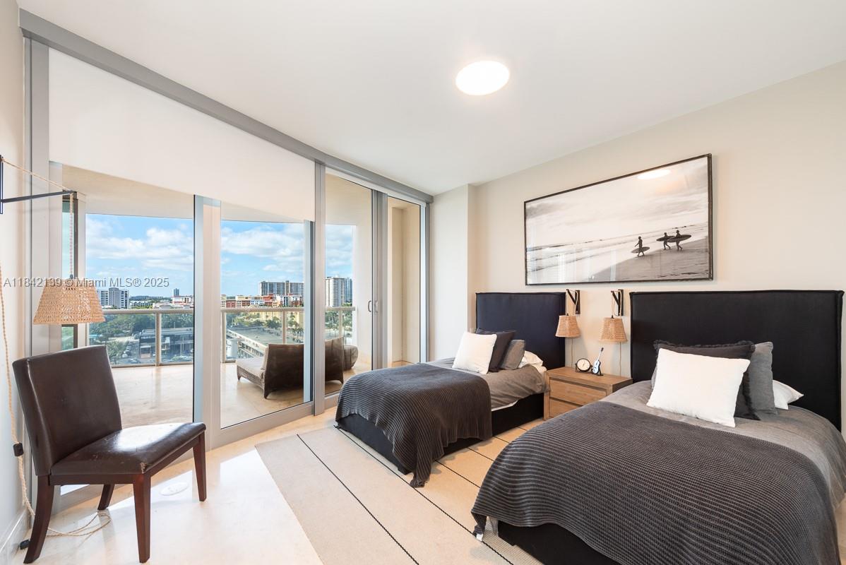 17121 Collins Ave # 904