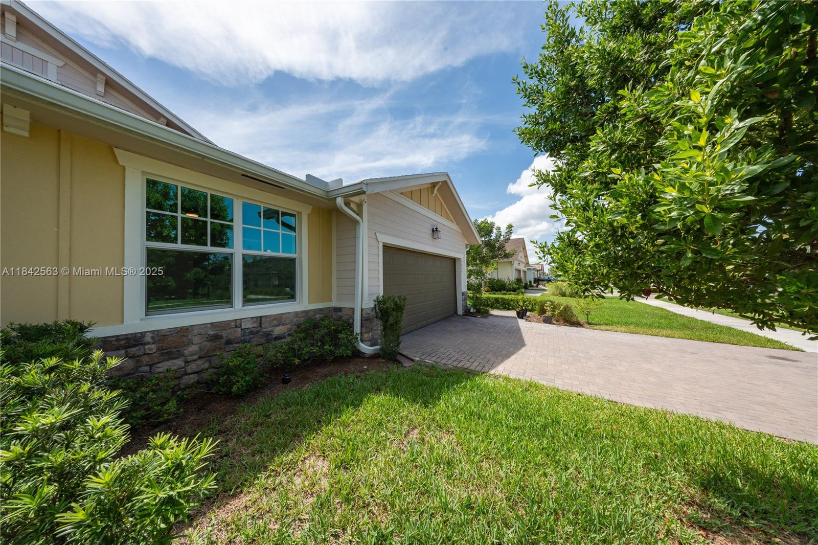 1274 Tangled Orchard Trce