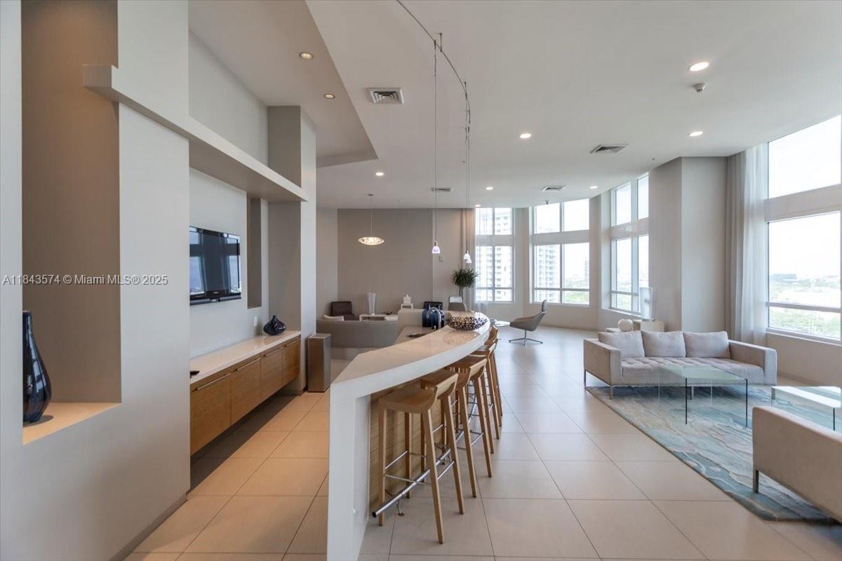 1900 N Bayshore Dr # 4210