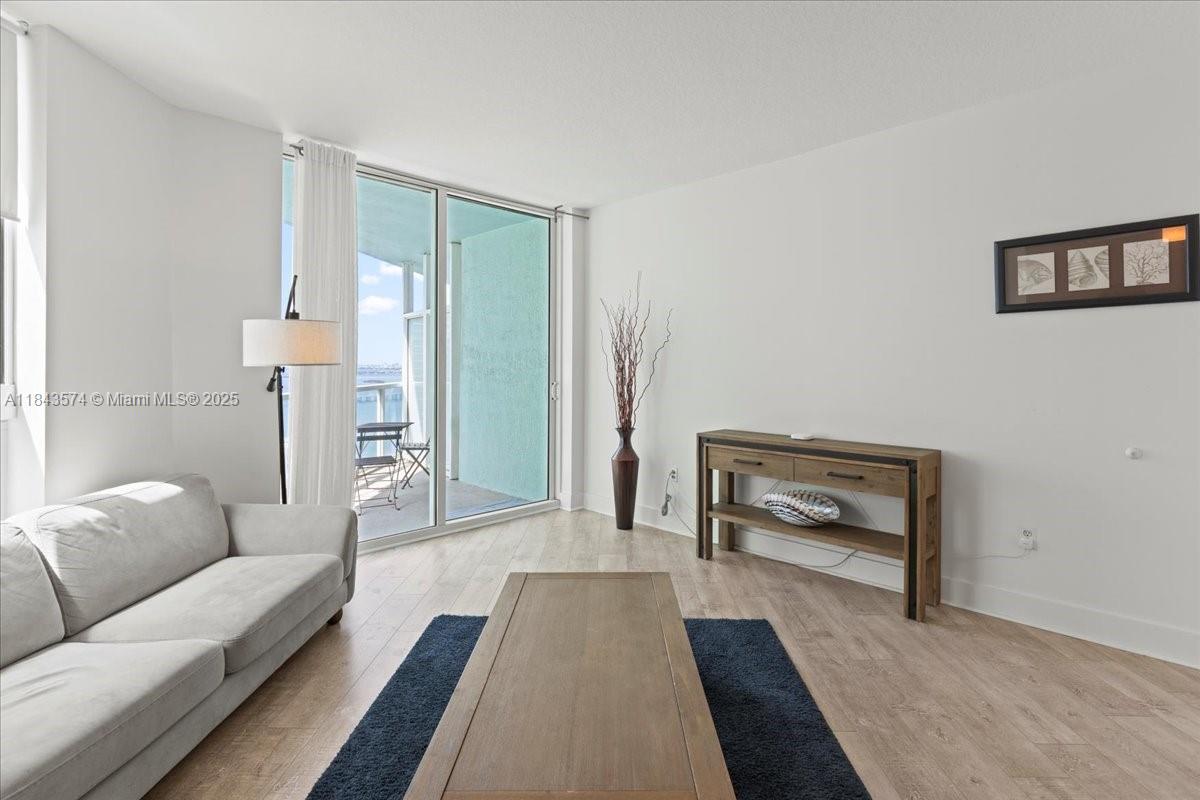 1900 N Bayshore Dr # 4210