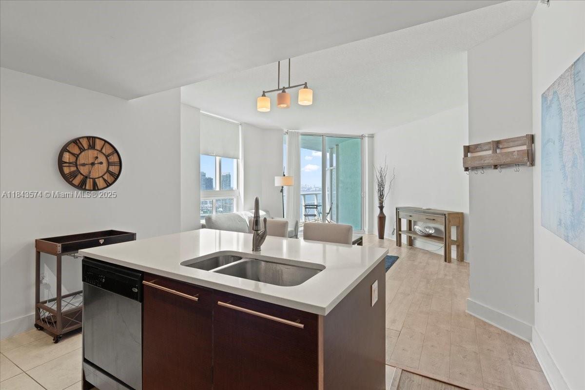 1900 N Bayshore Dr # 4210