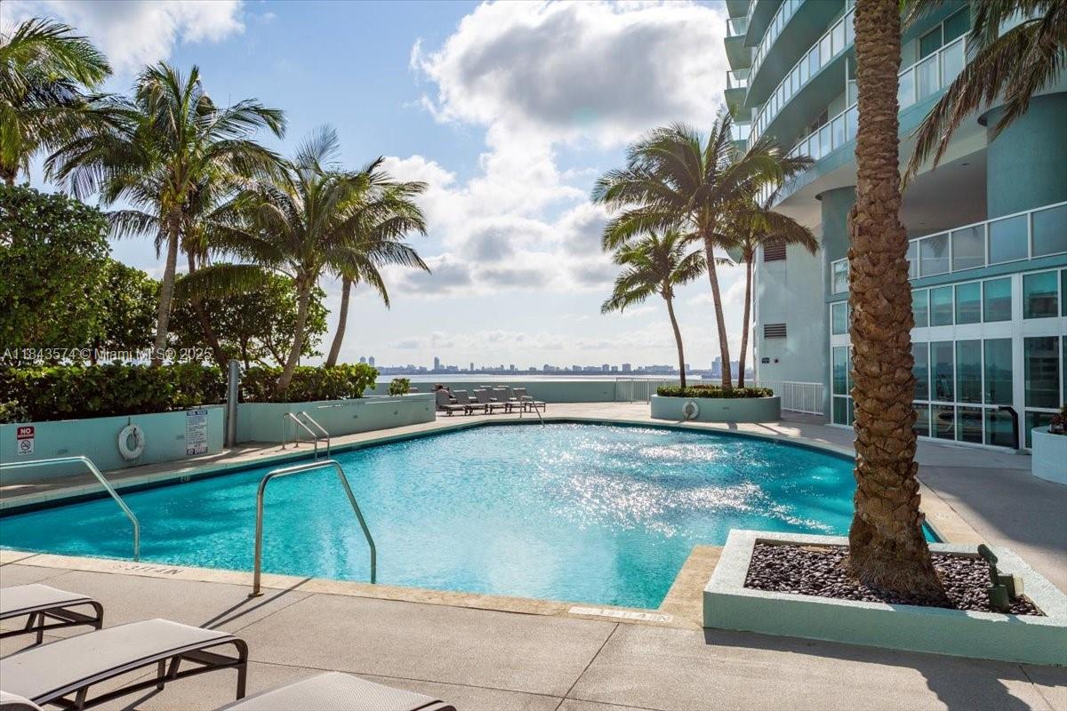 1900 N Bayshore Dr # 4210
