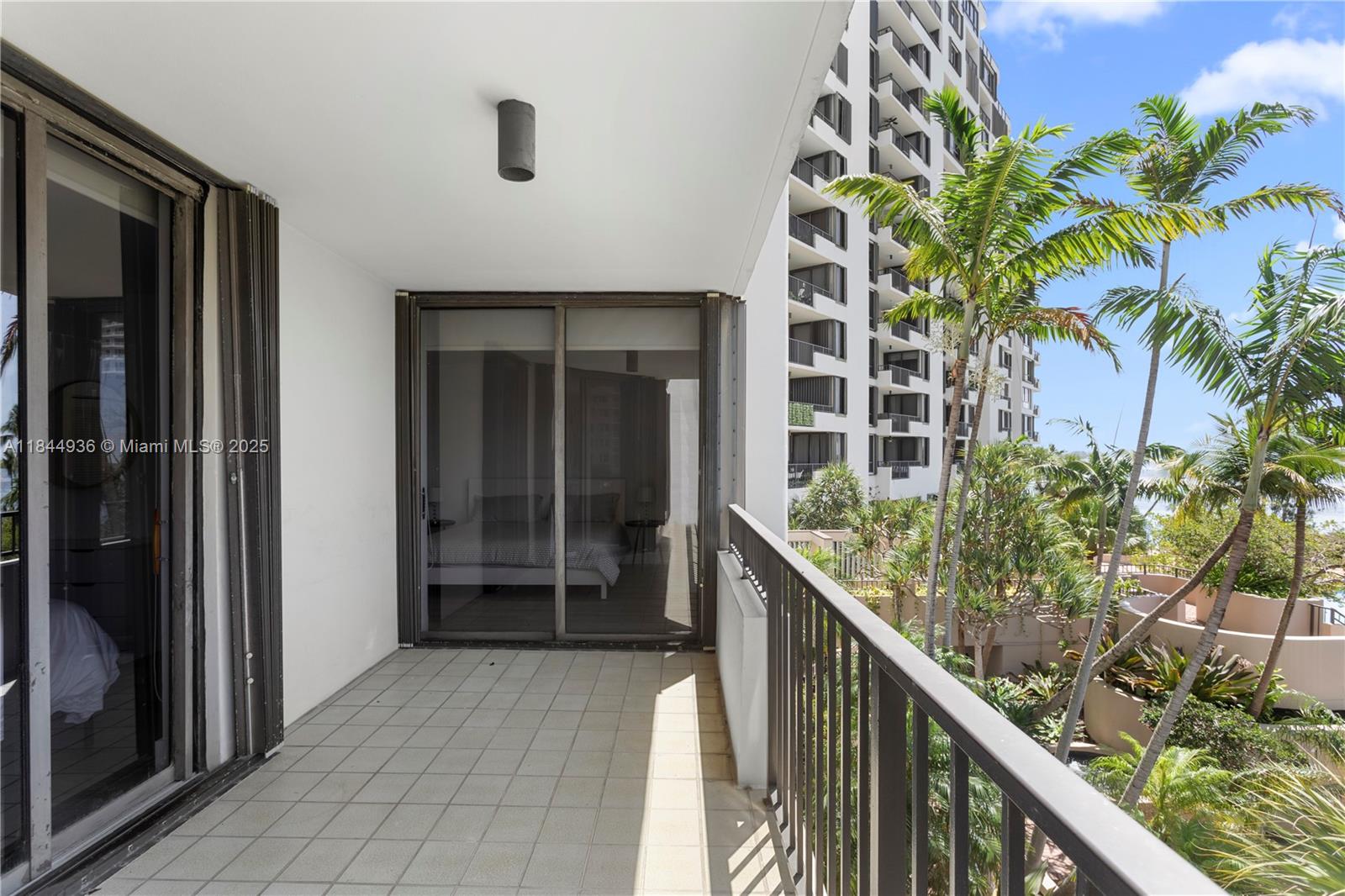520 Brickell Key Dr # A513