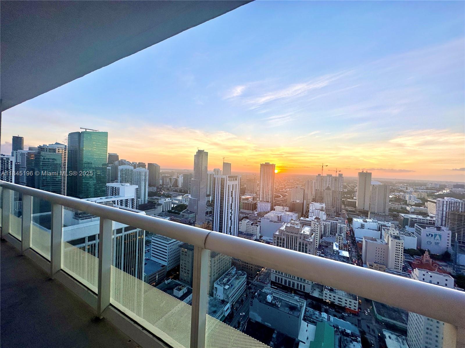 50 Biscayne Blvd # 4803