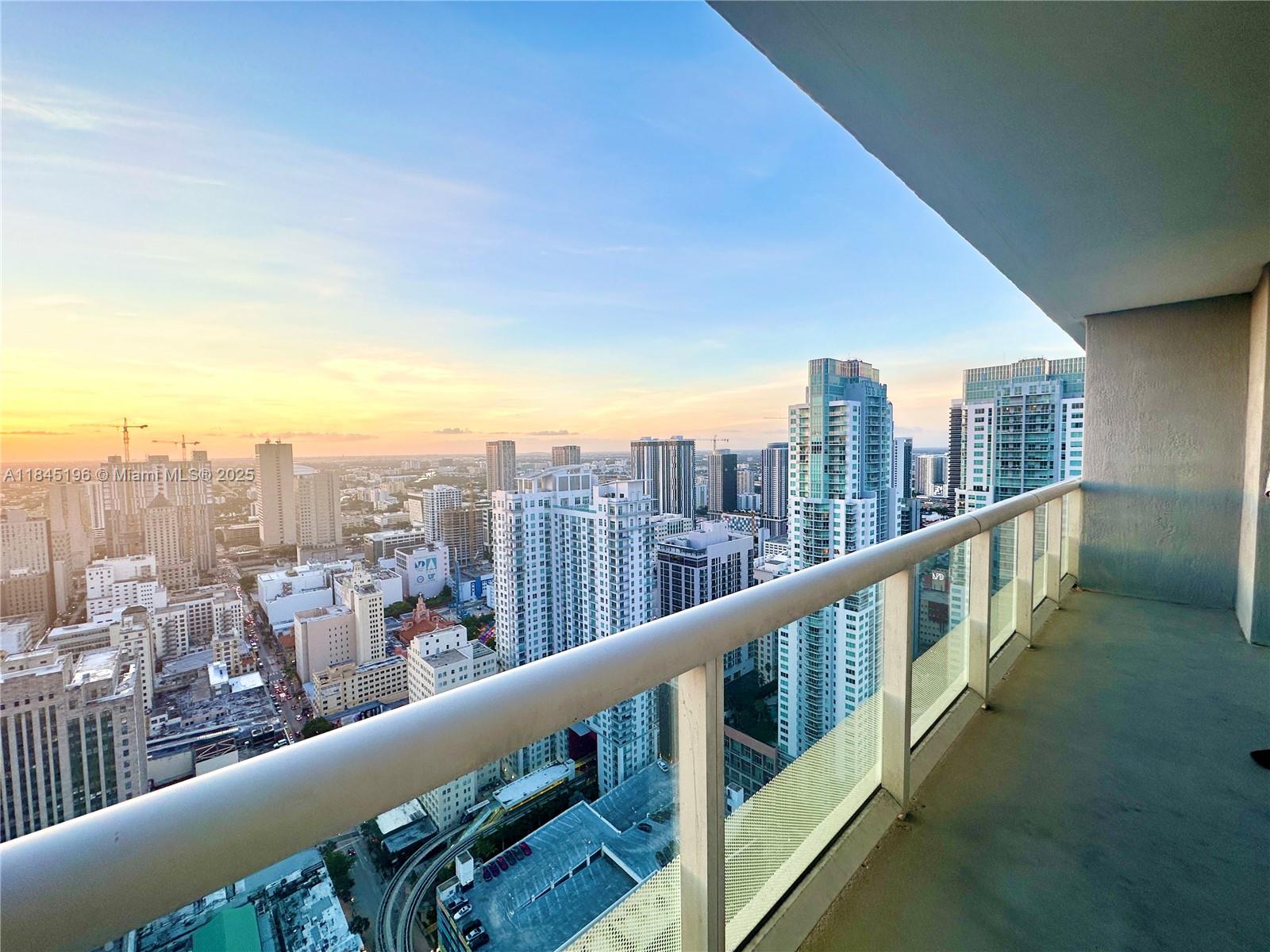 50 Biscayne Blvd # 4803