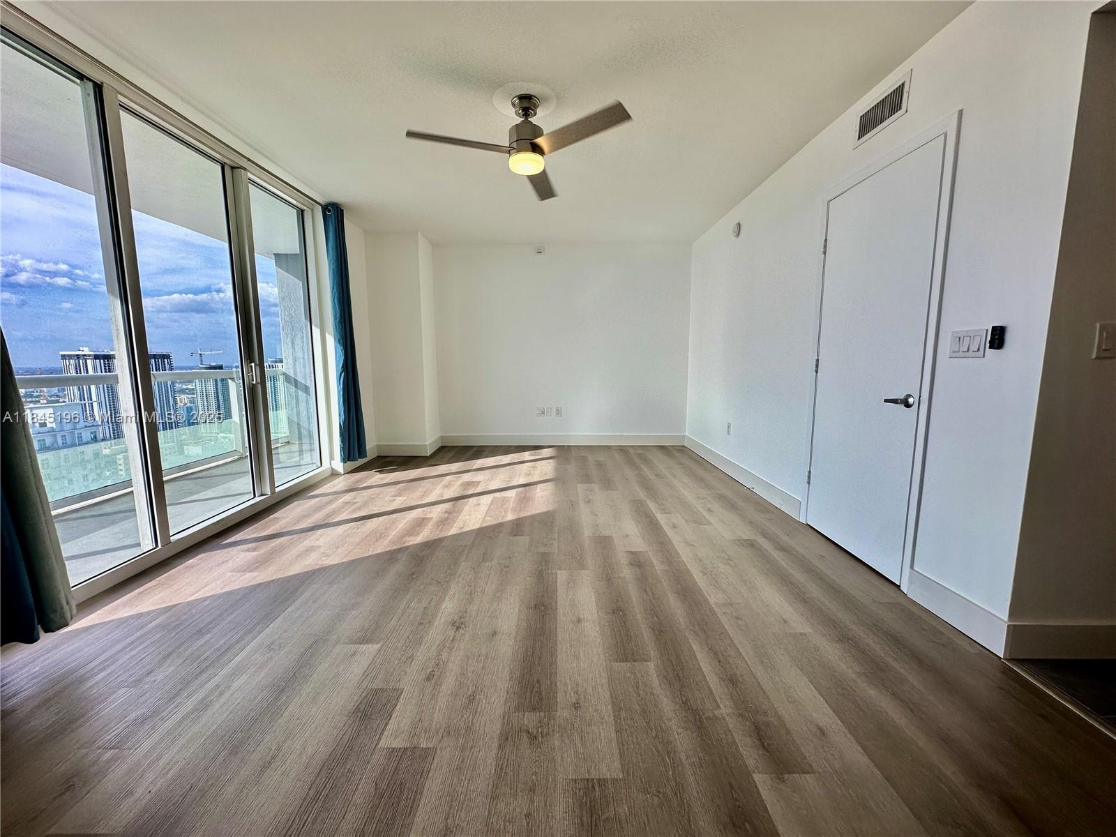 50 Biscayne Blvd # 4803