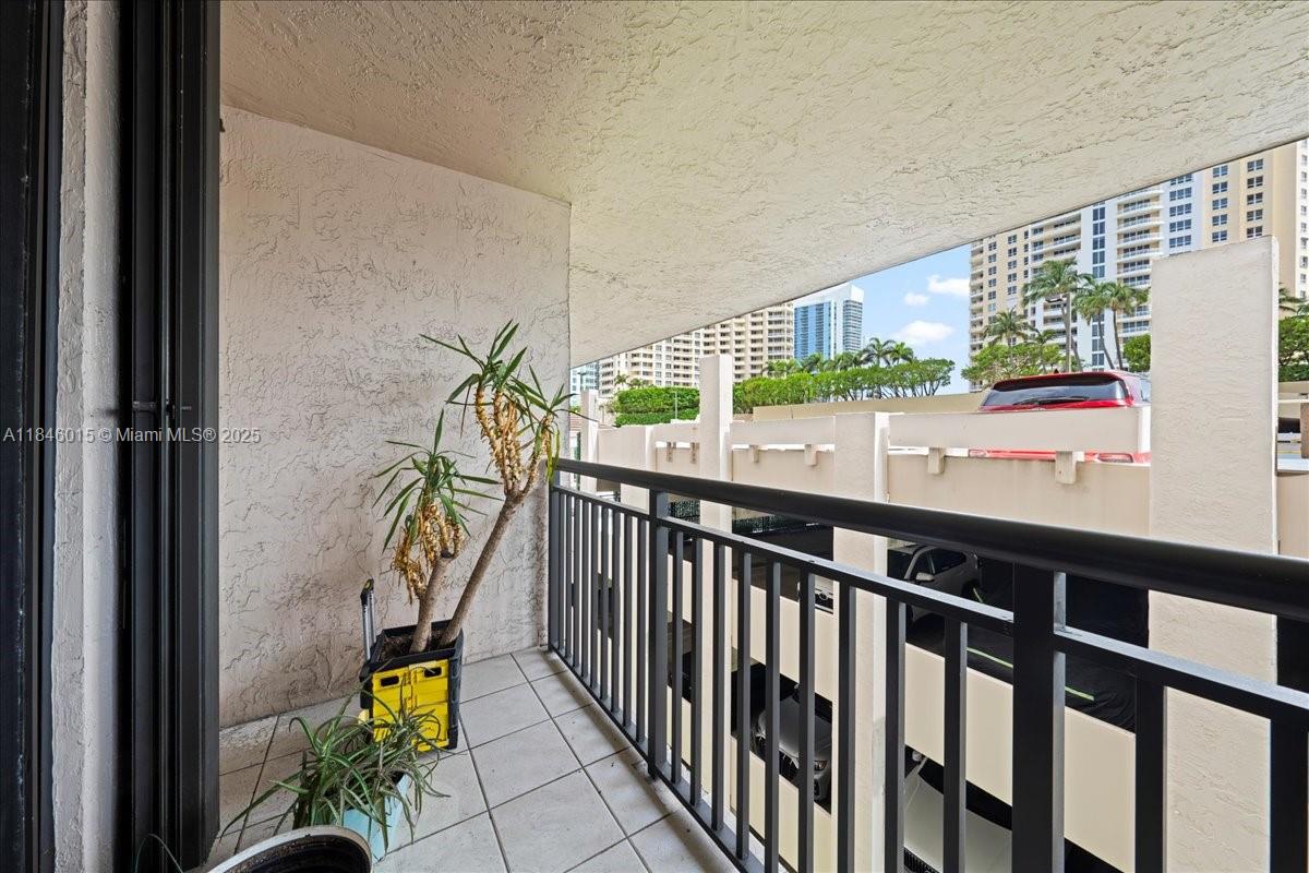 540 Brickell Key Dr # 412