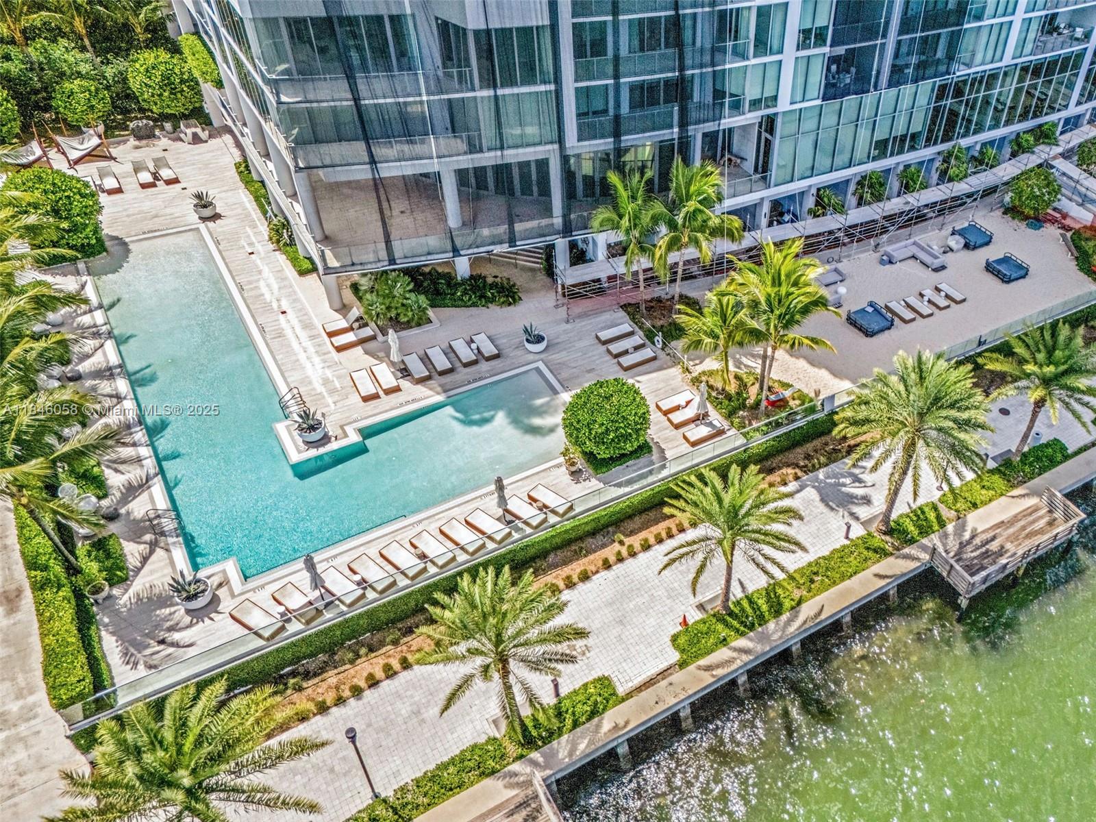 2900 NE 7th Ave # 4407