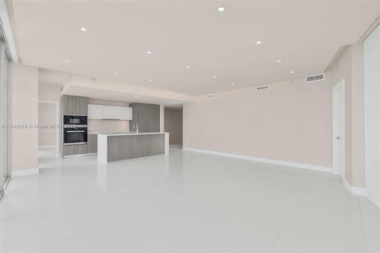 2900 NE 7th Ave # 4407