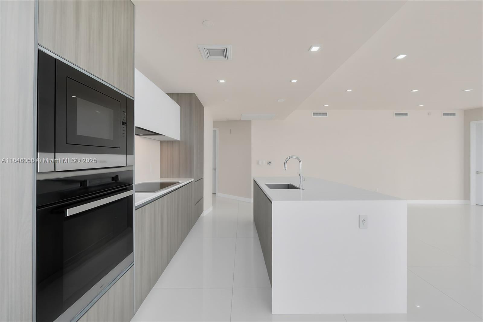 2900 NE 7th Ave # 4407